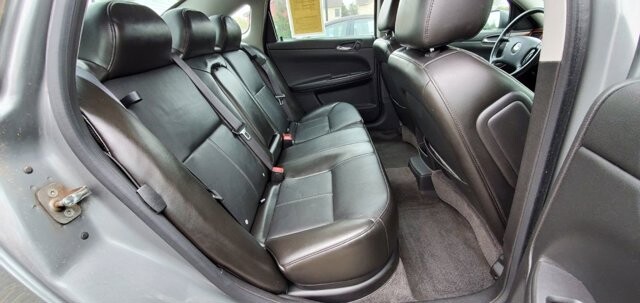 2009 Chevrolet Impala in Littlestown, PA 17340 - 1113024 39