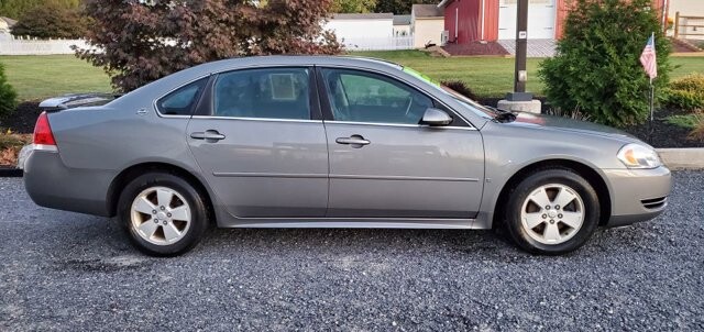 2009 Chevrolet Impala in Littlestown, PA 17340 - 1113024 3