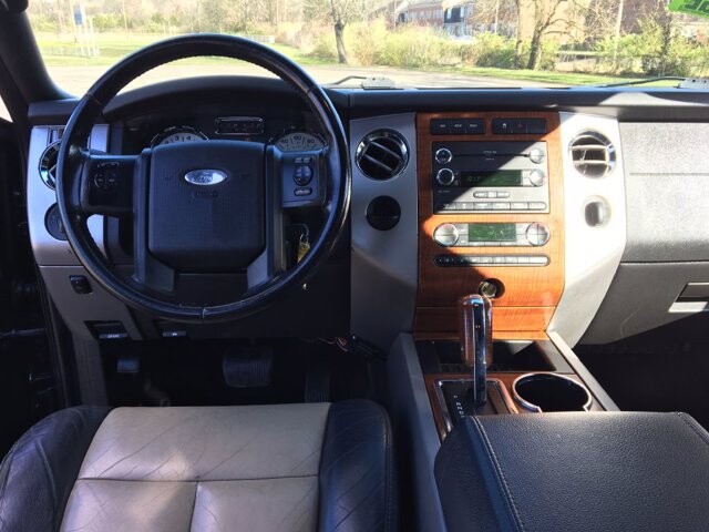2009 Ford Expedition in Madison, TN 37115 - 1139661 7