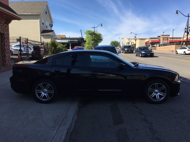 2013 Dodge Charger in Belleville, NJ 07109-2923 - 1171003 5