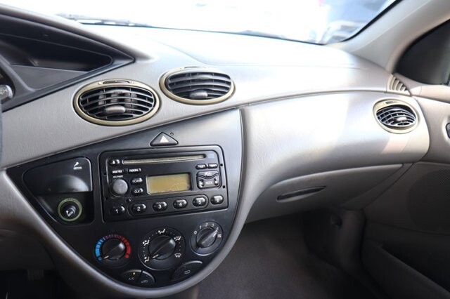 2001 Ford Focus in Pompano Beach, FL 33064 - 1246750 16