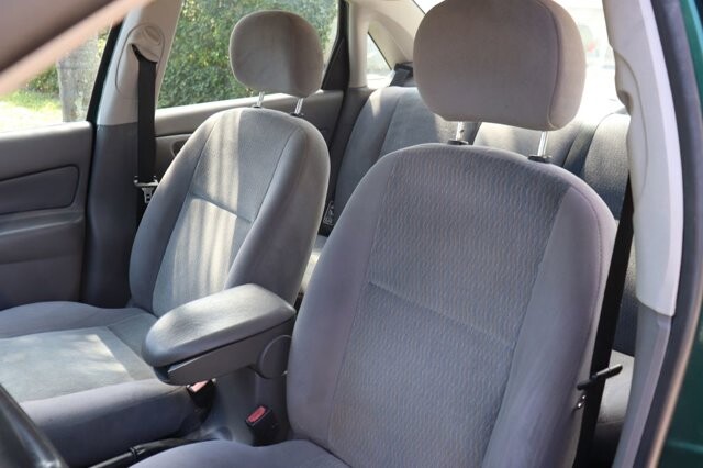 2001 Ford Focus in Pompano Beach, FL 33064 - 1246750 11