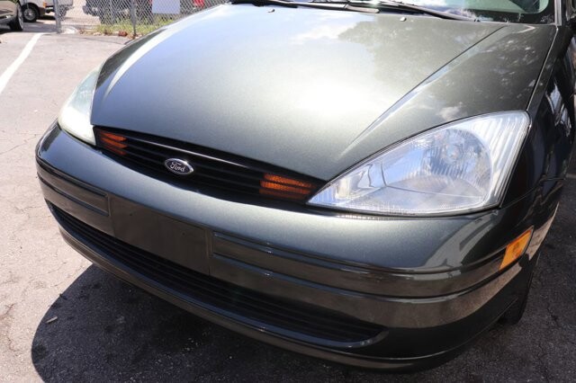 2001 Ford Focus in Pompano Beach, FL 33064 - 1246750 5