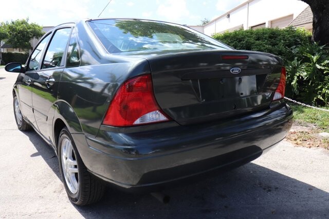 2001 Ford Focus in Pompano Beach, FL 33064 - 1246750 7