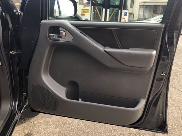 2011 Nissan Frontier in Belleville, NJ 07109-2923 - 1308069 31