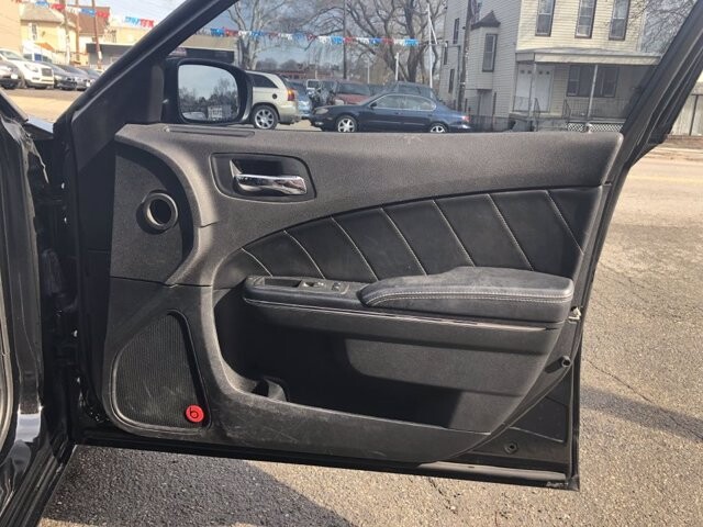 2013 Dodge Charger in Belleville, NJ 07109-2923 - 1373601 9