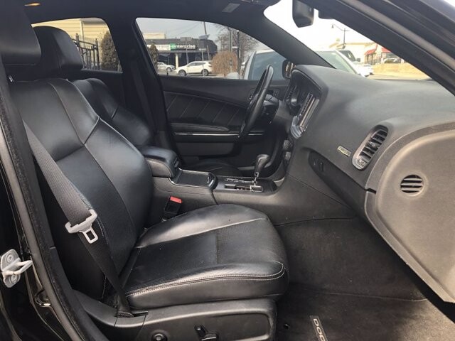 2013 Dodge Charger in Belleville, NJ 07109-2923 - 1373601 10