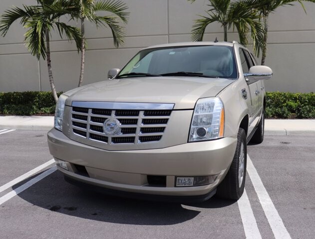 2009 Cadillac Escalade in Pompano Beach, FL 33064 - 1387378 16