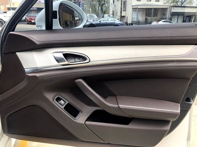 2015 Porsche Panamera in Belleville, NJ 07109-2923 - 1404959 36