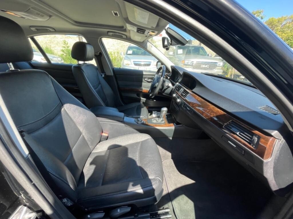 2011 BMW 328i in Pasadena, CA 91107 - 1437714 36