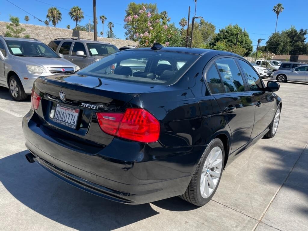 2011 BMW 328i in Pasadena, CA 91107 - 1437714 21
