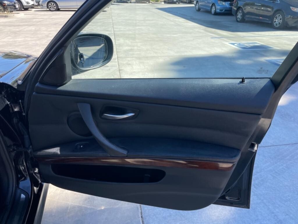 2011 BMW 328i in Pasadena, CA 91107 - 1437714 37