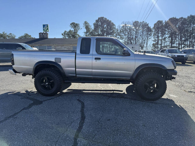 2000 Nissan Frontier in Hickory, NC 28602-5144 - 1478607 7