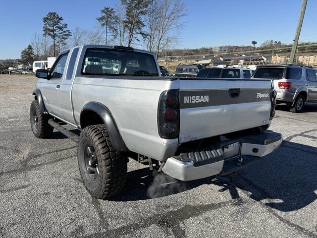 2000 Nissan Frontier in Hickory, NC 28602-5144 - 1478607 5
