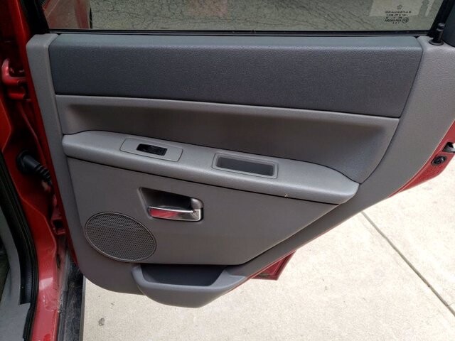 2005 Jeep Grand Cherokee in Belleville, NJ 07109-2923 - 1488453 13