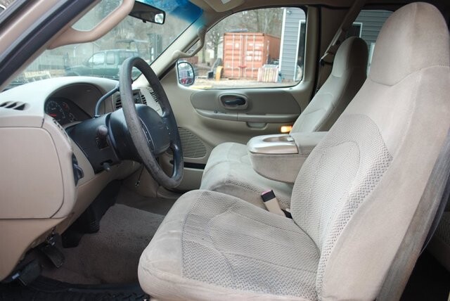 2000 Ford F150 in Birmingham, AL 35215 - 1503531 8