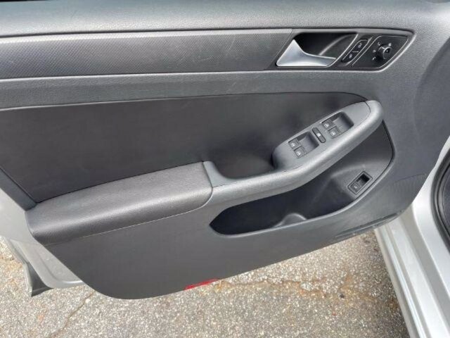 2012 Volkswagen Jetta in Austell, GA 30168 - 1551184 15