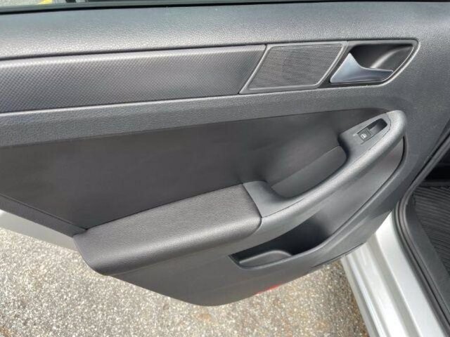 2012 Volkswagen Jetta in Austell, GA 30168 - 1551184 16