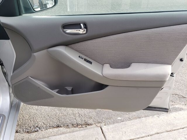 2012 Nissan Altima in Belleville, NJ 07109-2923 - 1570940 9