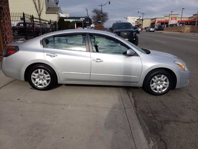 2012 Nissan Altima in Belleville, NJ 07109-2923 - 1570940 4