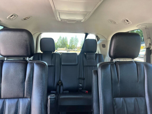 2012 Chrysler Town & Country in Hickory, NC 28602-5144 - 1577733 11