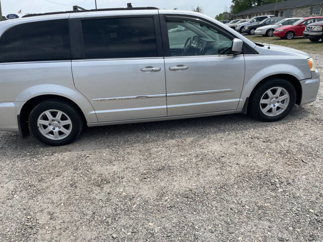 2012 Chrysler Town & Country in Hickory, NC 28602-5144 - 1577733 19