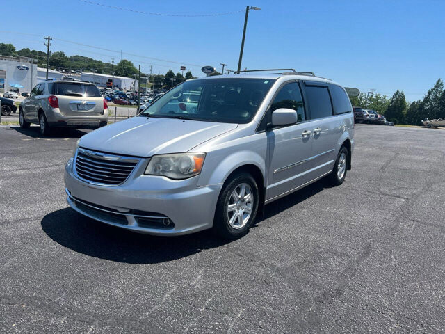 2012 Chrysler Town & Country in Hickory, NC 28602-5144 - 1577733 3