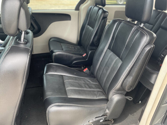 2012 Chrysler Town & Country in Hickory, NC 28602-5144 - 1577733 21