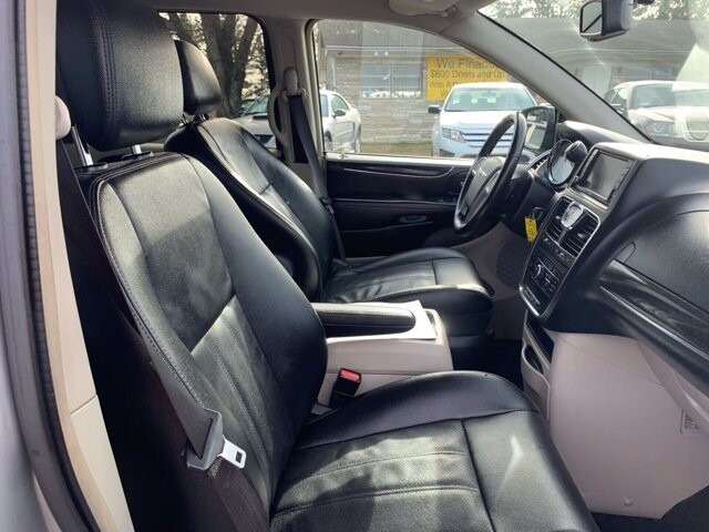 2012 Chrysler Town & Country in Hickory, NC 28602-5144 - 1577733 58