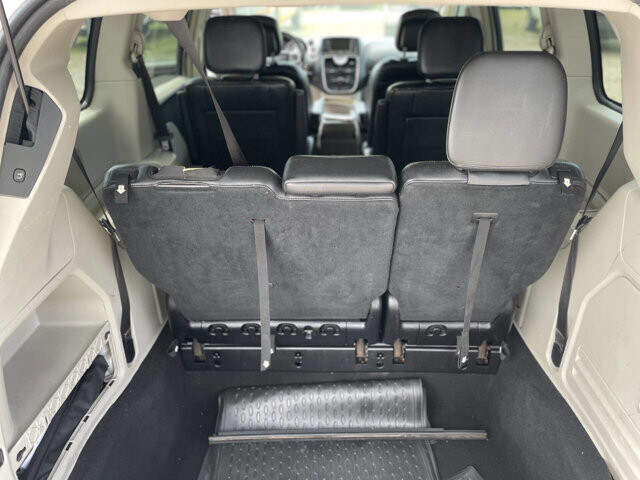 2012 Chrysler Town & Country in Hickory, NC 28602-5144 - 1577733 20