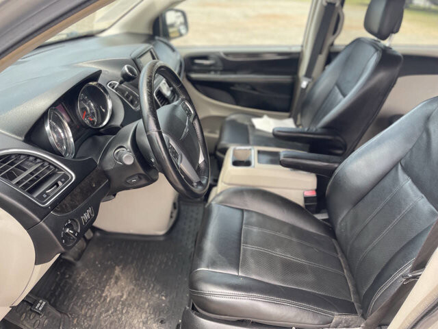 2012 Chrysler Town & Country in Hickory, NC 28602-5144 - 1577733 22