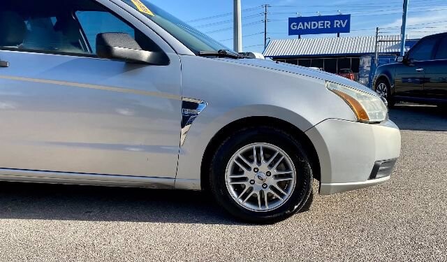 2008 Ford Focus in Mesquite, TX 75150 - 1596180 44