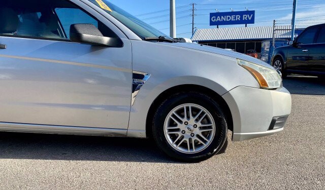 2008 Ford Focus in Mesquite, TX 75150 - 1596180 26