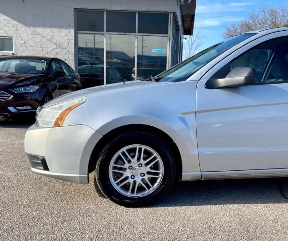 2008 Ford Focus in Mesquite, TX 75150 - 1596180 22