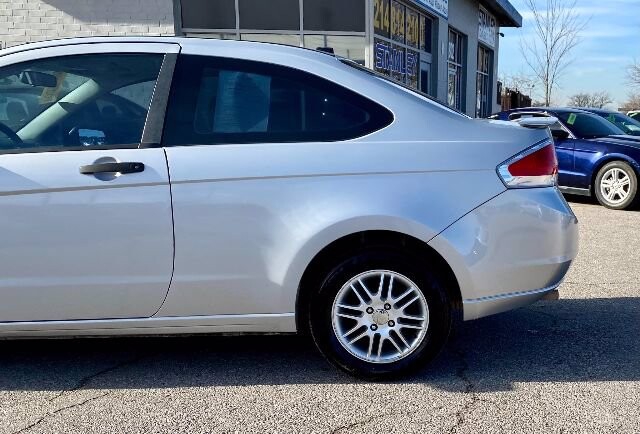 2008 Ford Focus in Mesquite, TX 75150 - 1596180 38