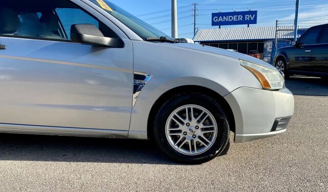 2008 Ford Focus in Mesquite, TX 75150 - 1596180 12