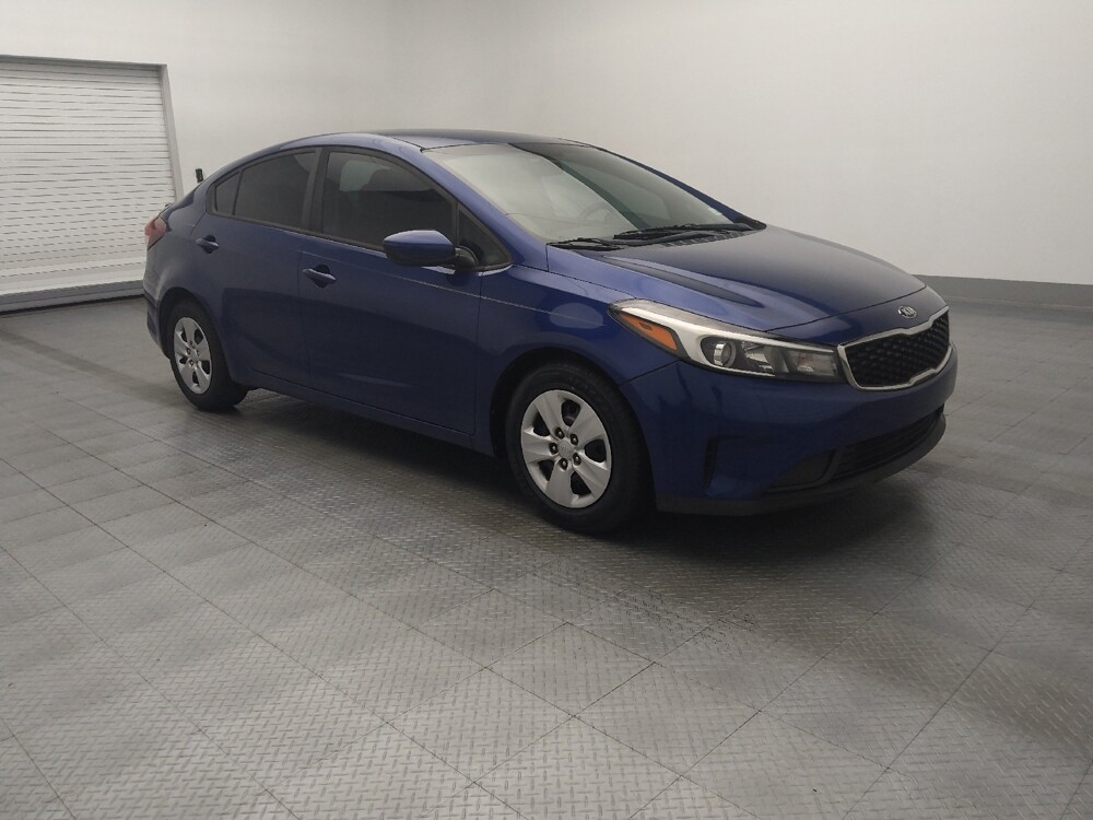2017 Kia Forte in Hialeah, FL 33014 - 1621060 11