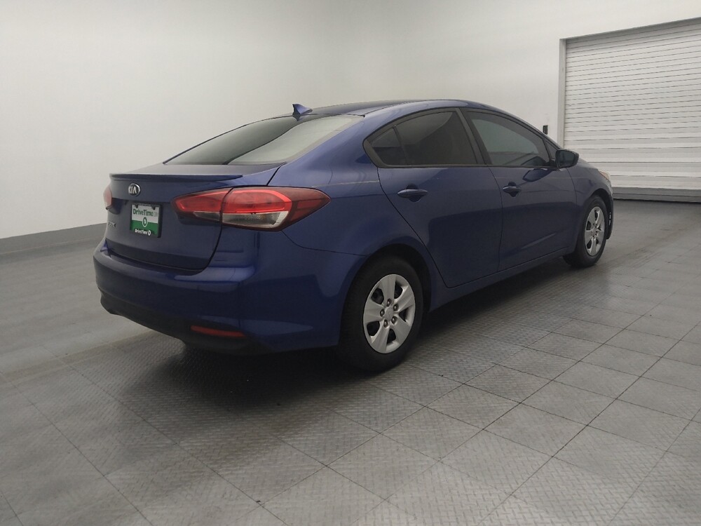 2017 Kia Forte in Hialeah, FL 33014 - 1621060 10
