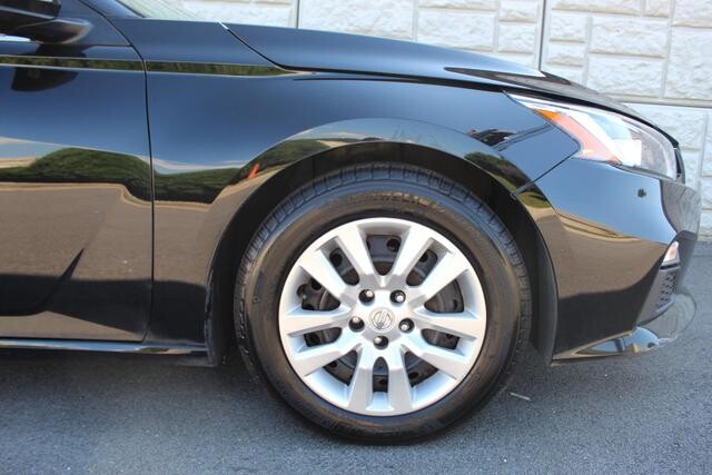 2019 Nissan Altima in Decatur, GA 30032 - 1683245 138