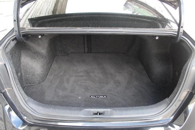 2019 Nissan Altima in Decatur, GA 30032 - 1683245 126