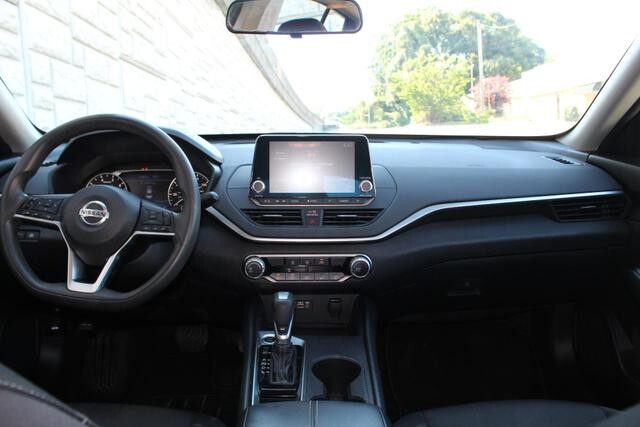 2019 Nissan Altima in Decatur, GA 30032 - 1683245 141