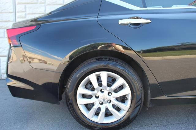 2019 Nissan Altima in Decatur, GA 30032 - 1683245 139