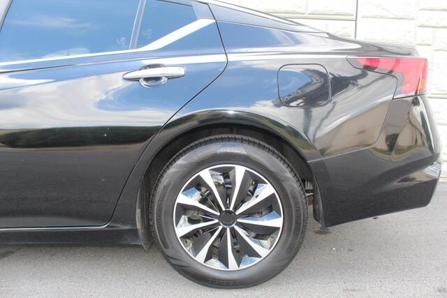 2019 Nissan Altima in Decatur, GA 30032 - 1683245 99
