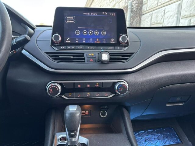 2019 Nissan Altima in Decatur, GA 30032 - 1683245 70