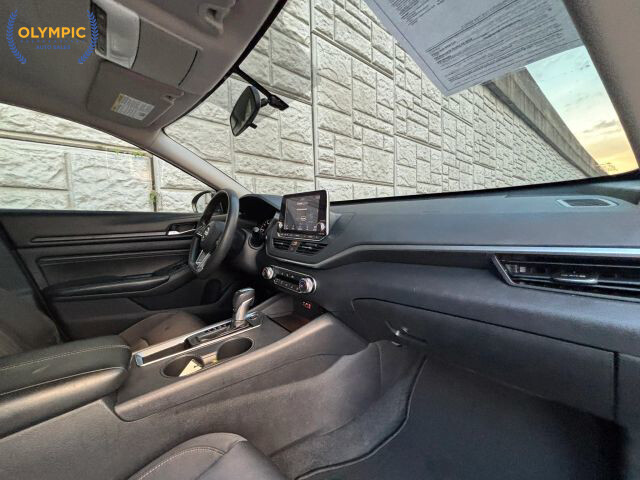 2019 Nissan Altima in Decatur, GA 30032 - 1683245 19