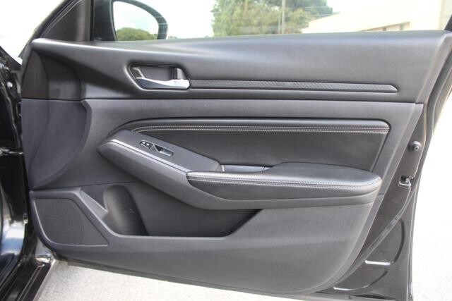 2019 Nissan Altima in Decatur, GA 30032 - 1683245 123