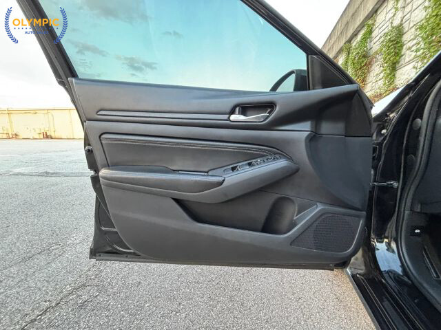 2019 Nissan Altima in Decatur, GA 30032 - 1683245 39