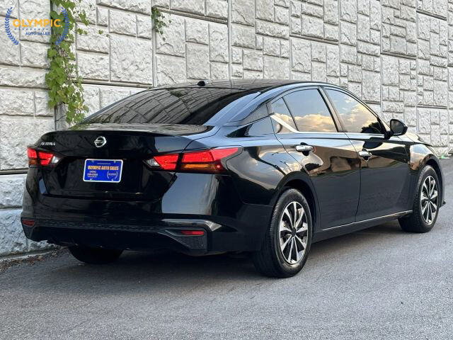 2019 Nissan Altima in Decatur, GA 30032 - 1683245 6