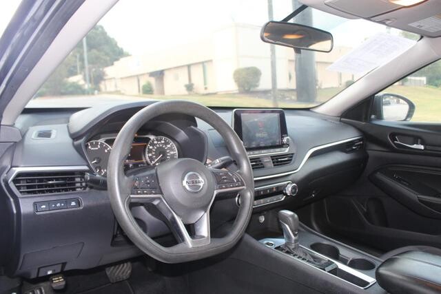 2019 Nissan Altima in Decatur, GA 30032 - 1683245 102