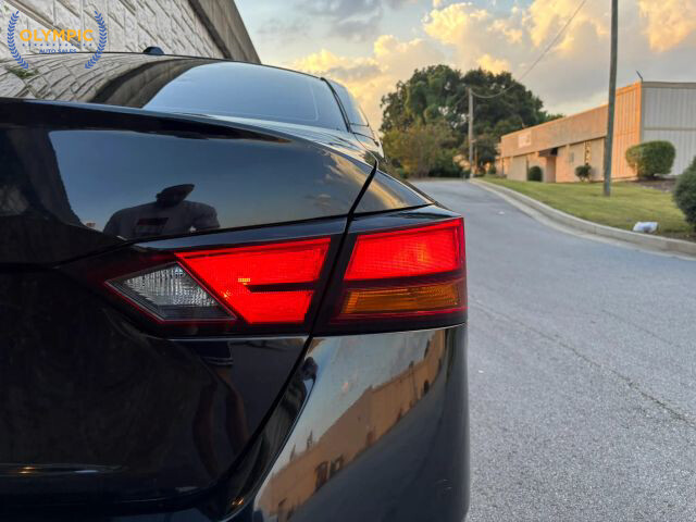 2019 Nissan Altima in Decatur, GA 30032 - 1683245 13